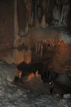 Peştera Piatra Altarului